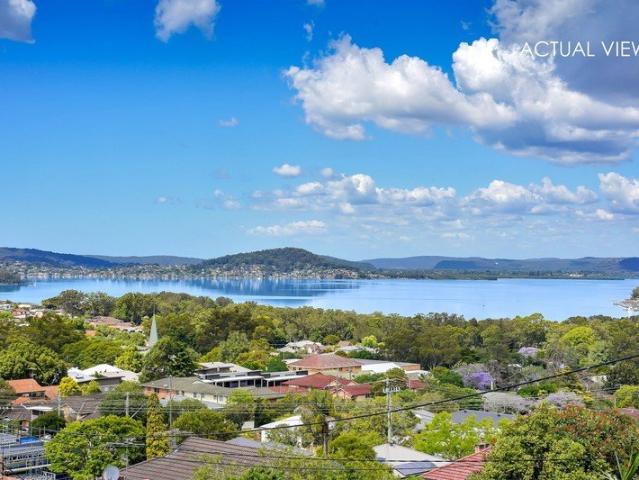 Captivating Views & Fresh Coastal Living in this stunning family home with separate accommodation!