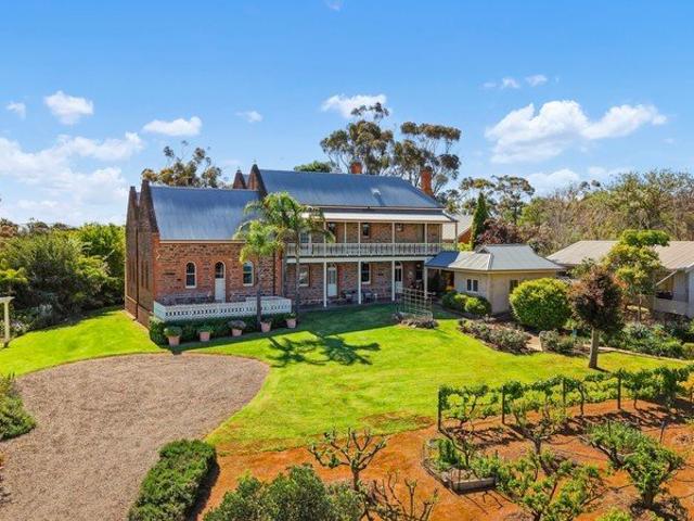 Captivating Character & Country Grandeur!