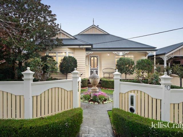 Captivating character, contemporary comfort