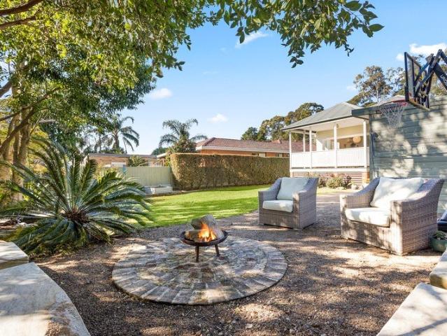 Captivating cottage character with a north to rear aspect