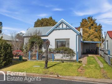 Captivating Cottage in Convenient Locale