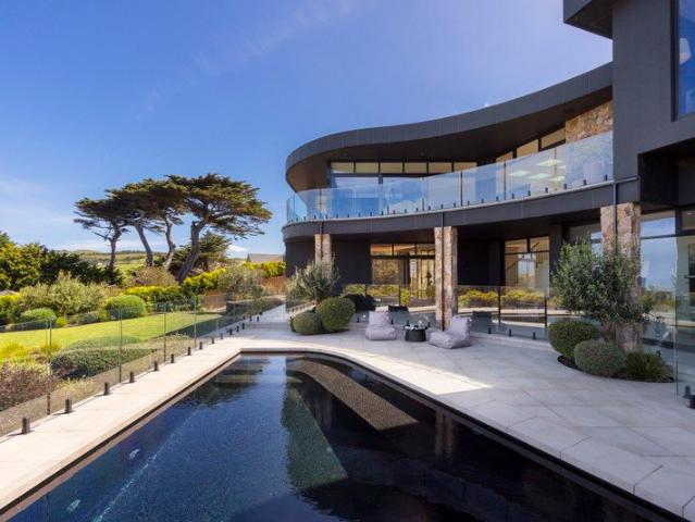 Captivating Luxury & Lifestyle by Design