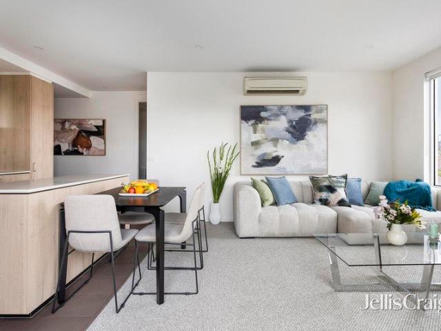 Captivating northerly aspect, sweeping views & car spaces