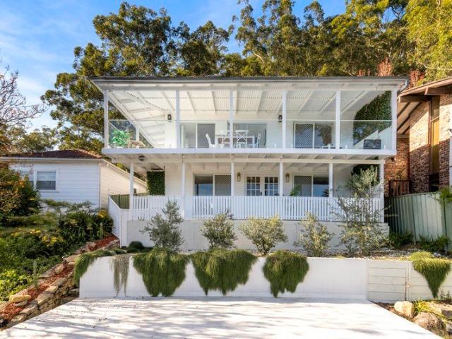 Captivating River Views, Privacy and Endless Potential