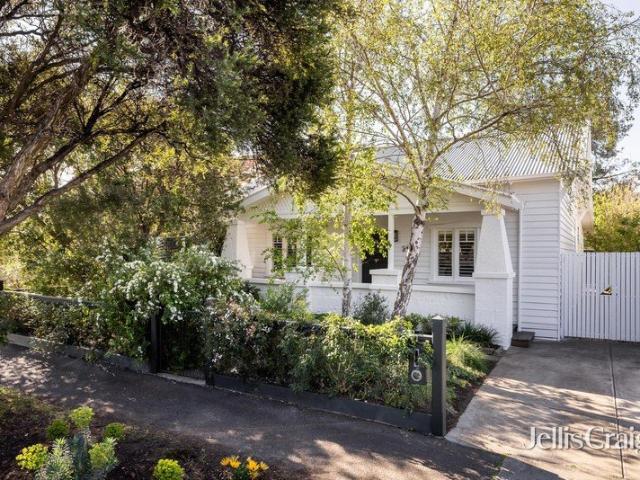 Captivating sanctuary with a studio & north rear garden