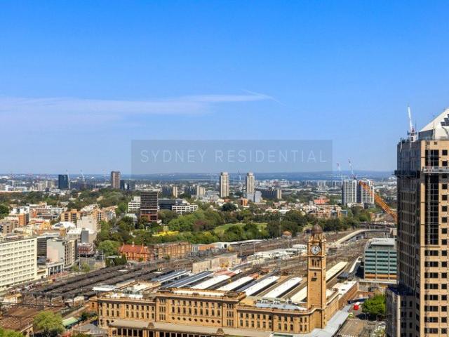 Capturing Fabulous Views Within Indulgent City Central Oasis