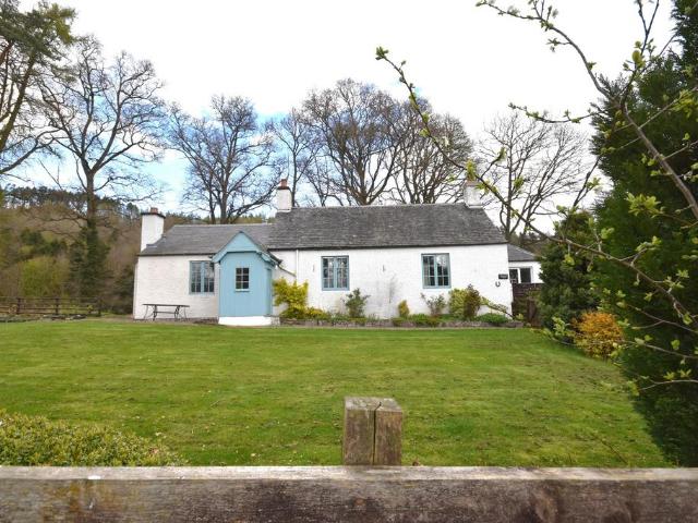 Caputh, Perth, Perth and Kinross, PH1 3 bed detached house to rent £1,450 pcm £335 pw