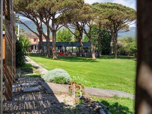 Cap Corse, Sisco, Domaine pied dans l'eau, 4 logements, accè. 428m² Sisco