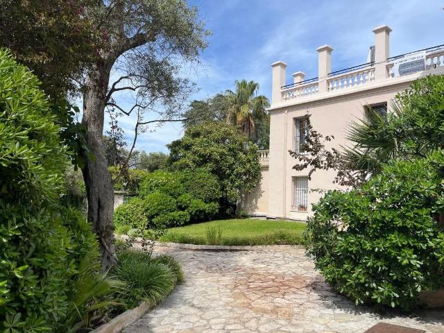 Cap d’Antibes – Adresse confidentielle, grand appartement de. 133m² Antibes