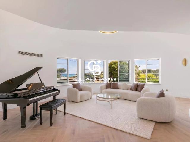 Cap d’Antibes | Exclusivité — Villa Art Déco rénovée avec vi. 280m² Antibes