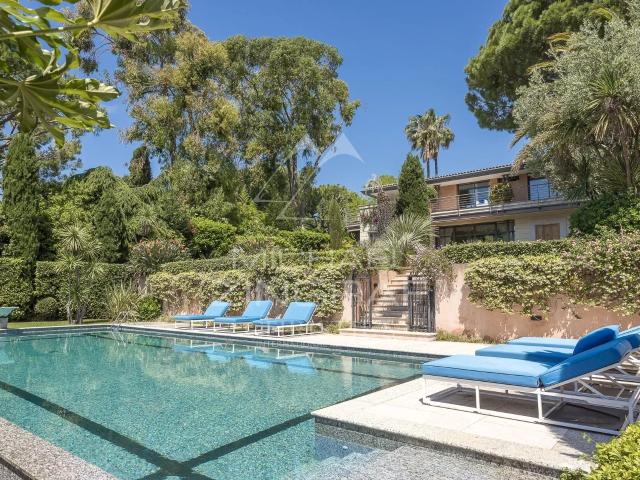 Cap d’Antibes – Élégance contemporaine dans un domaine privé. 379m² Antibes