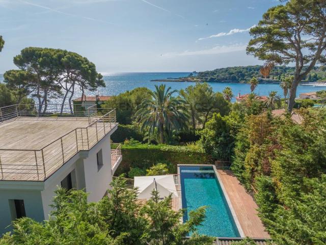 Cap D’Antibes Villa moderne rénovée avec vue mer 255m² Antibes