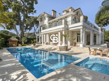 Cap d’Antibes – Villa Belle Époque proche plage de la Garoup. 630m² Antibes