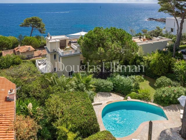 Cap D'antibes Charmante villa Belle Epoque avec toit terra. 250m² Antibes