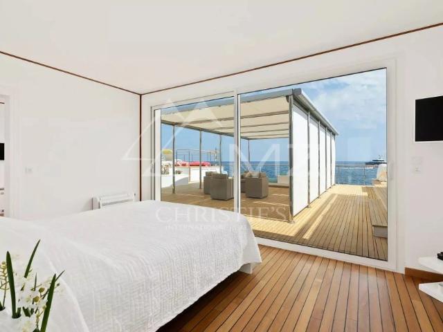 Cap d'Antibes Exceptionnelle villa pieds dans l’eau