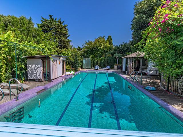 Cap d'Antibes, propriété luxueuse 6 pièces, piscine, garage, 246m² Antibes