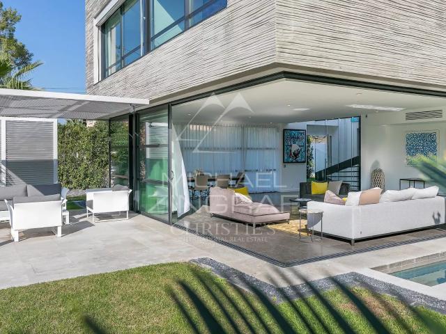 Cap d'Antibes Villa contemporaine proche plages