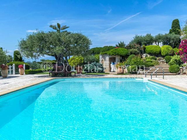 CAP D'ANTIBES Villa de prestige avec vue mer panoramique 555m² Antibes