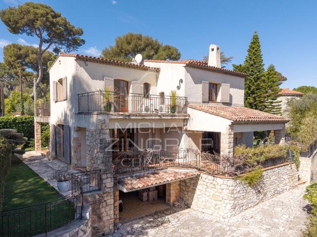 Cap d'Antibes Villa vue mer et au calme 162m² Antibes