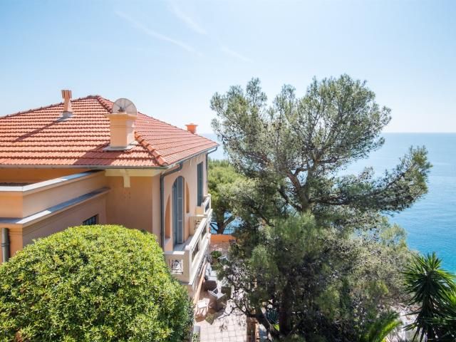 Cap de Nice Dans un cadre d'exception, charmante propriété. 229m² Nice