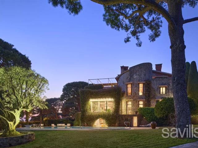 Cap Ferrat – Propriété de 622 m² sur parc privé de 3 500 m2 622m² Saint Jean Cap Ferrat