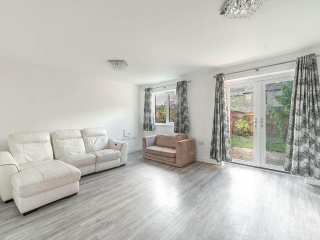Capa Tara Way HA2, Headstone, Harrow, 5 bed terraced house to rent, £3,300 pcm | PrimeLocation