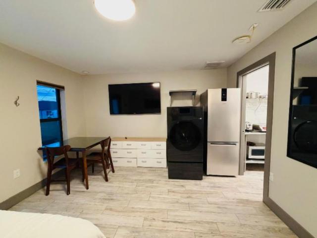 Cape Coral FL 33909 106220124