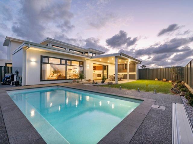 Cape Rise Luxury with Bay Views