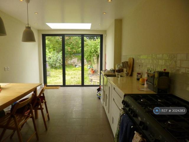 Capel Road, London, E7 3 bed terraced house to rent £2,200 pcm £508 pw