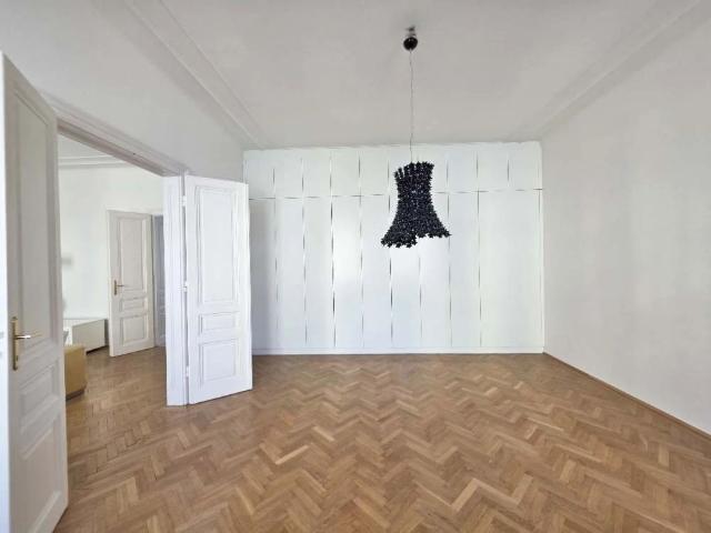 CAPISTRANGASSE | AB DEZEMBER 2026 | klassische 5 Zimmer Altbauwohnung