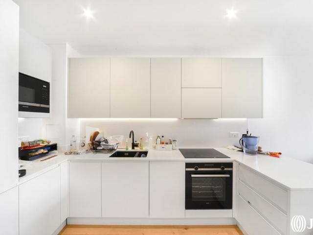 Capital Interchange Way, Brentford TW8, 1 bed flat to rent, £2,100 pcm | PrimeLocation