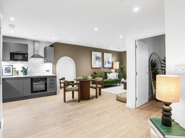 Capital Interchange Way, Brentford TW8 1 bed flat to rent, £2,300 pcm | PrimeLocation