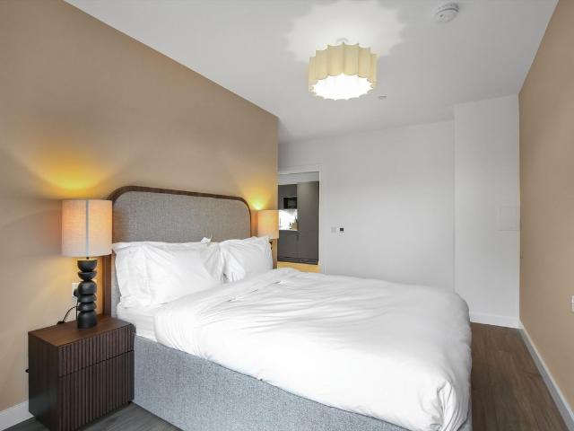 Capital Interchange Way, Brentford TW8, 2 bed flat to rent, £2,650 pcm | PrimeLocation