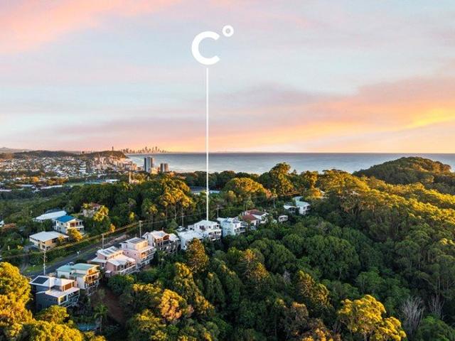 Capitivating Currumbin Hill Oasis with Exquisite Coastal Views