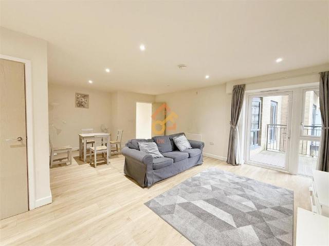 Capri House, 1 Beaufort Square. 2 bed flat to rent £2,350 pcm £542 pw
