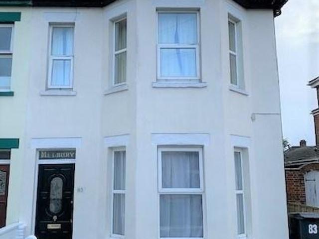 Capstone Road, Bournemouth, BH8 4 bed semi detached house to rent £1,795 pcm £414 pw