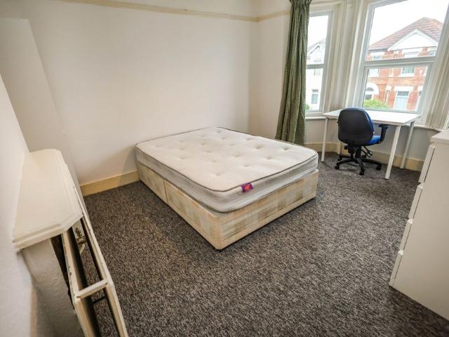 Capstone Road, Bournemouth, BH8