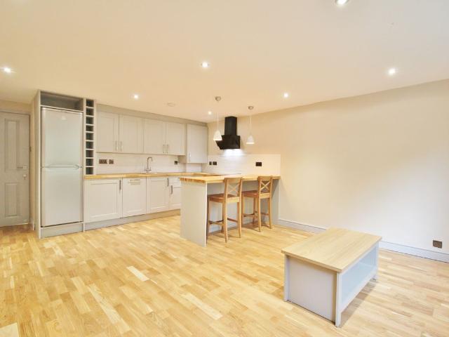 Capstan Ride, Enfield EN2, 1 bed flat to rent, £1,500 pcm | PrimeLocation