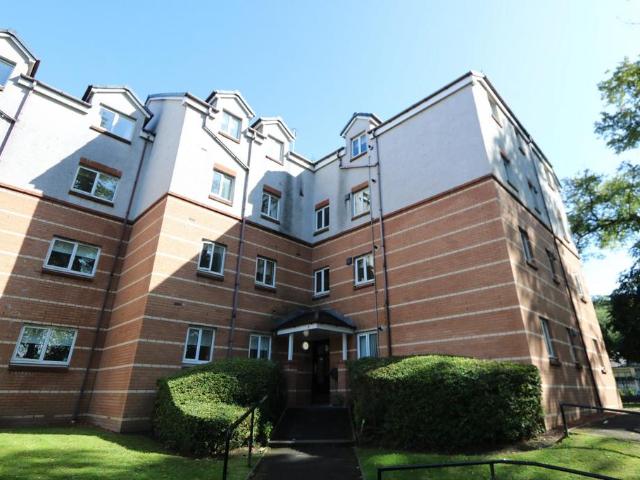 Cartbank Grove, New Cathcart, Glasgow, G44 3JD, United Kingdom | 2 bed apartment for rent #139069428 | Rentberry