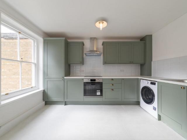 Carter Gate, Newark 2 bed flat to rent £895 pcm £207 pw