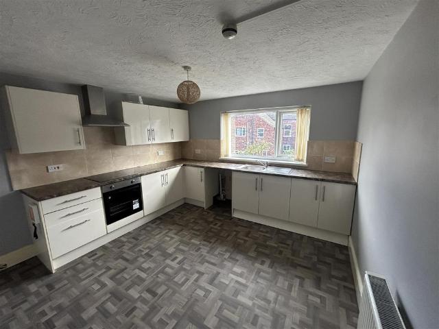 Carter Street, Goole 2 bed apartment to rent £595 pcm £137 pw
