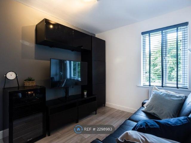 Carters Walk, Farnham GU9, 1 bed maisonette to rent, £1,300 pcm | PrimeLocation