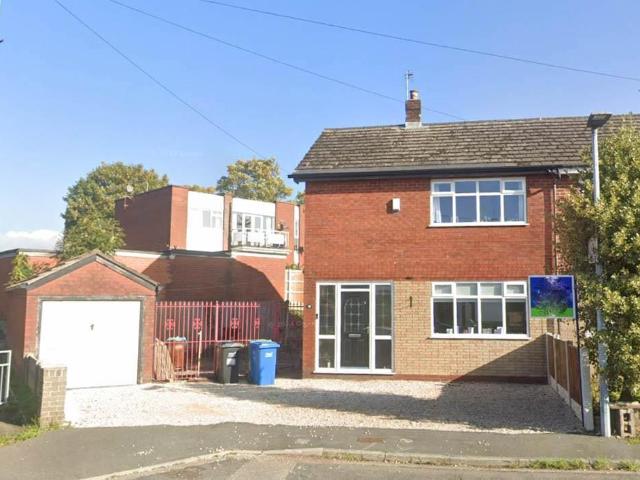 Cartmel Avenue, Swinley, Wigan, WN1 2HD 3 bed semi detached house to rent £1,250 pcm £288 pw