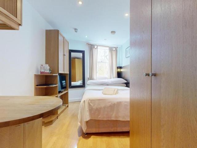 Cartwright Gardens, London WC1H 1 bed flat to rent £2,145 pcm £495 pw
