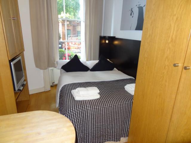 Cartwright Gardens, London WC1H, Studio to rent, £1,971 pcm | PrimeLocation