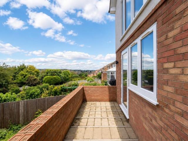 Carverhill Road, High Wycombe 1 bed flat to rent £1,100 pcm £254 pw