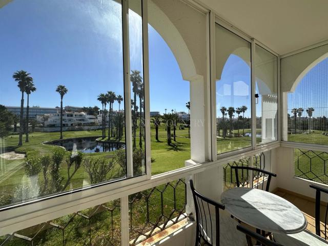 Carvoeiro – Apartamento T2 remodelado com Vista para o Campo. 99m² Lagoa e Carvoeiro