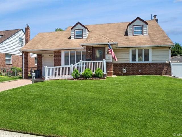 Cary Rd, New Hyde Park, Home For Sale
