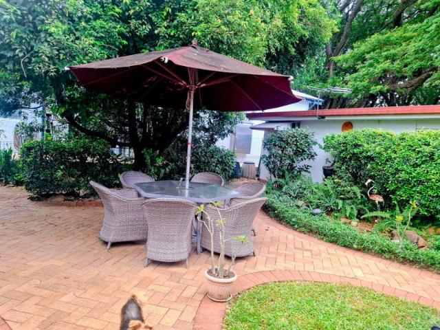 CAR GARAGES for 5 vehicles + COMFORTABLE 3 BEDROOM HOME IN MUNDINGBURRA TOWNSVILLE