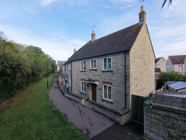 Caradon Walk, Swindon SN25, 3 bed end terrace house to rent, £1,600 pcm | PrimeLocation